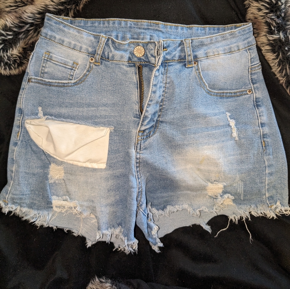 Jean Shorts/SZ Medium/Distressed stretchy jean shorts